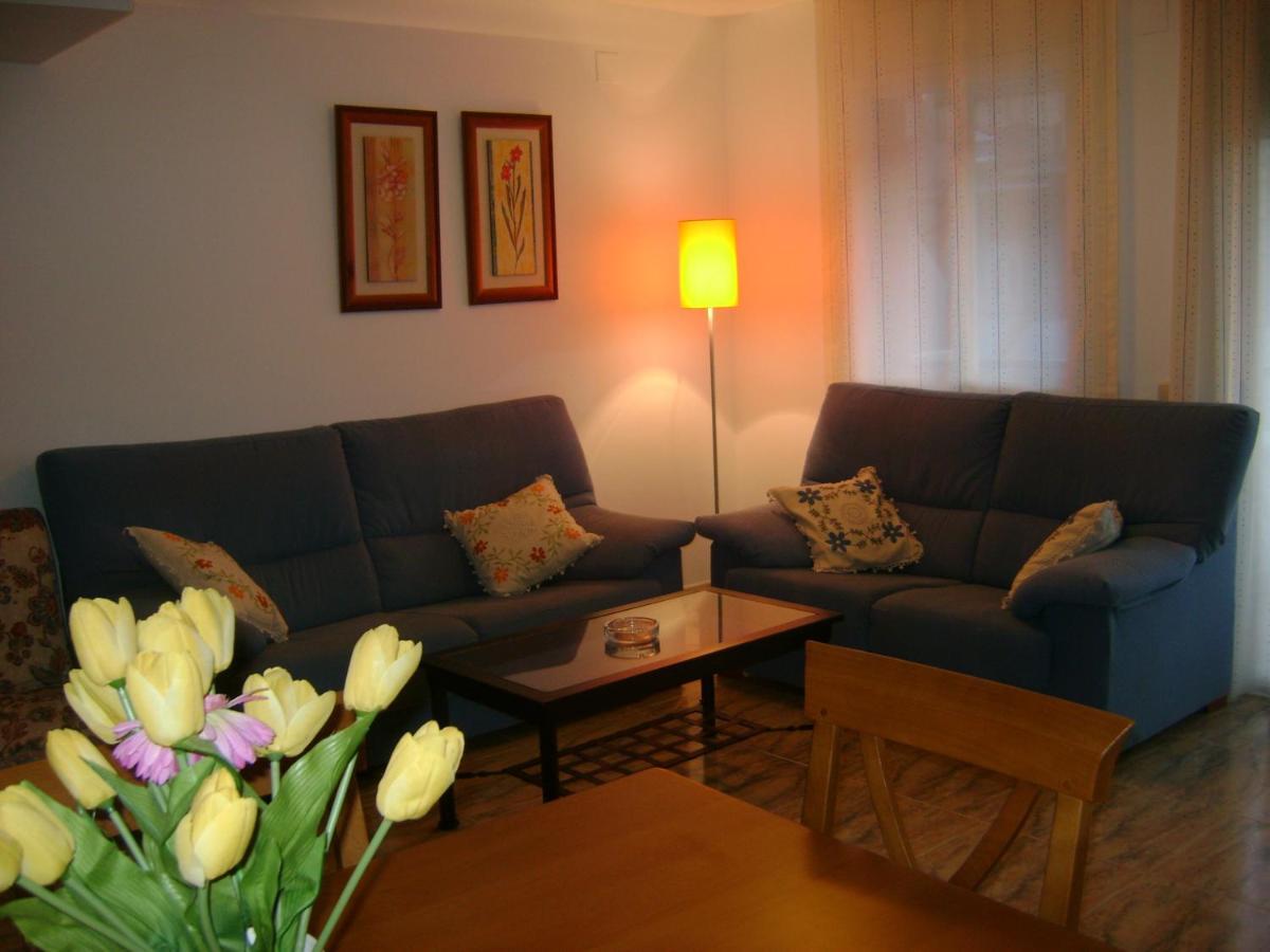 Apartamentos Pirineos Ordesa El Pueyo de Araguás Oda fotoğraf